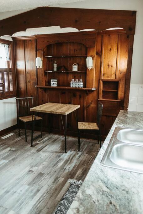 Bluebird Cottage, Walking Distance To Fairgrounds Hutchinson Zewnętrze zdjęcie